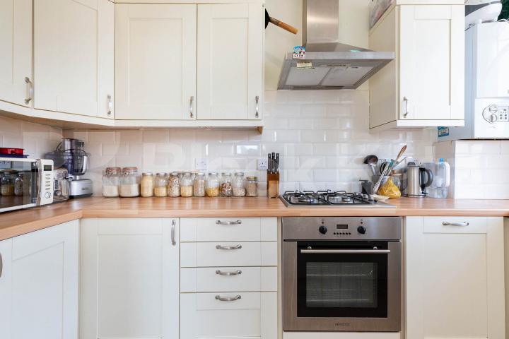 Modern two bed minutes to camden tube and regents park  Delancey Street, Camden